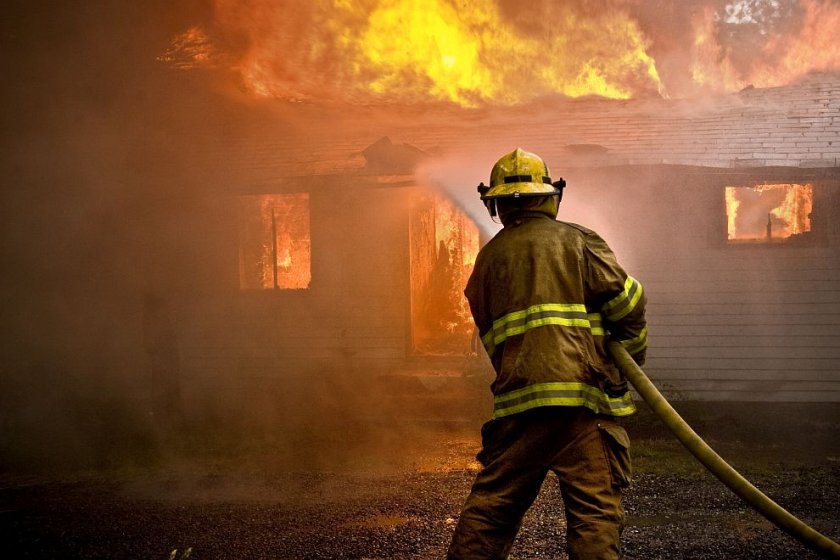 Възрастен мъж изгоря в дома си в Кубрат