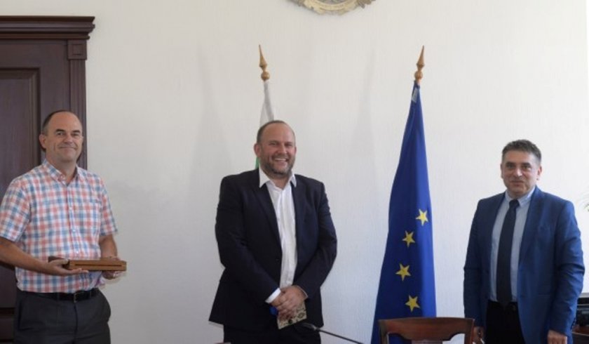 Данаил Кирилов на среща с новия политически шеф в посолството на Великобритания