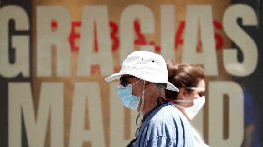 Мадрид въвежда задължителна маска на публични места