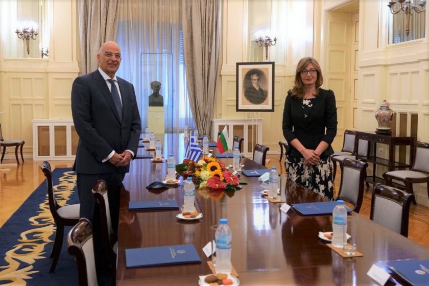 Захариева покани гръцкия президент в България 
