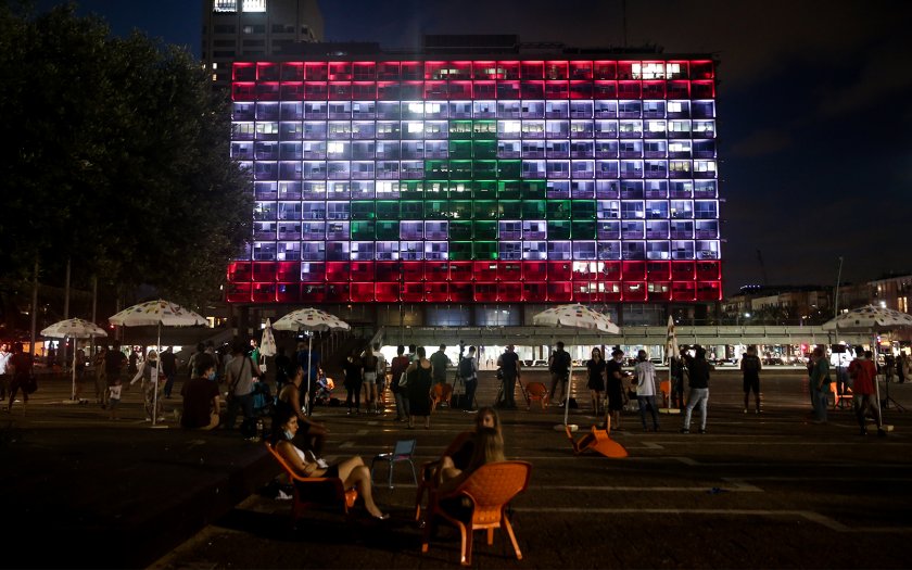 Кметството в Тел Авив светна като флага на Ливан