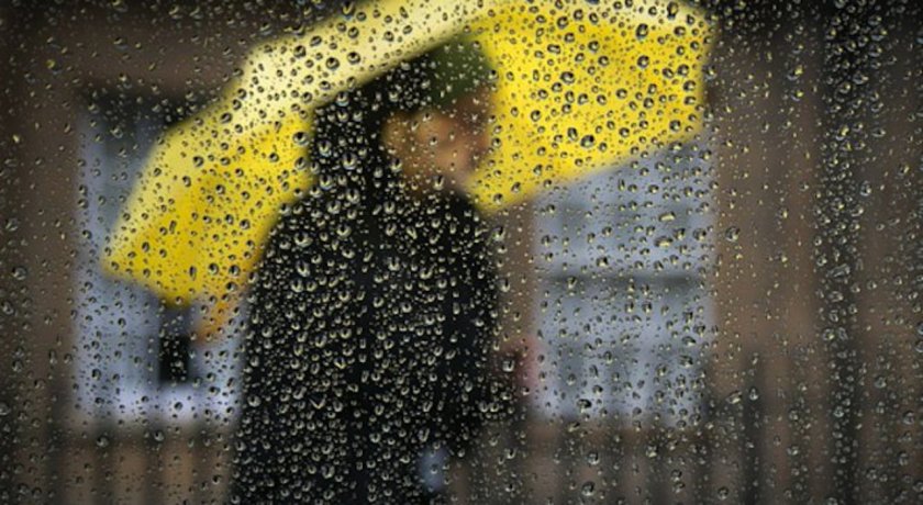 Дъжд над половин България, остава топло