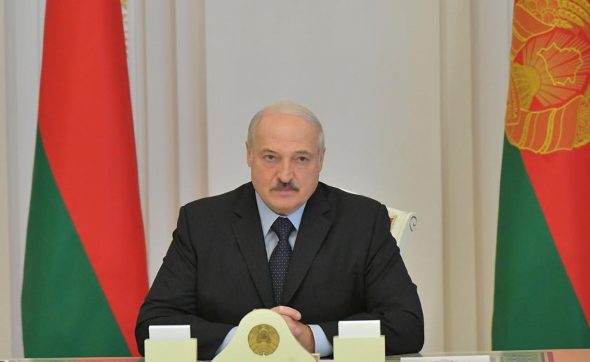 Лукашенко: Жив съм, не съм избягал