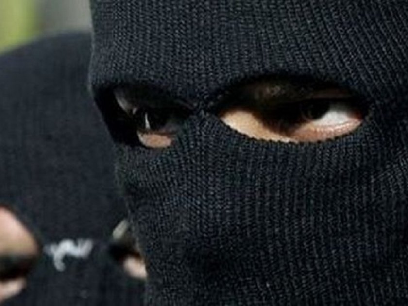 Въоръжени мъже с маски нападнаха кръчма в Петрохан