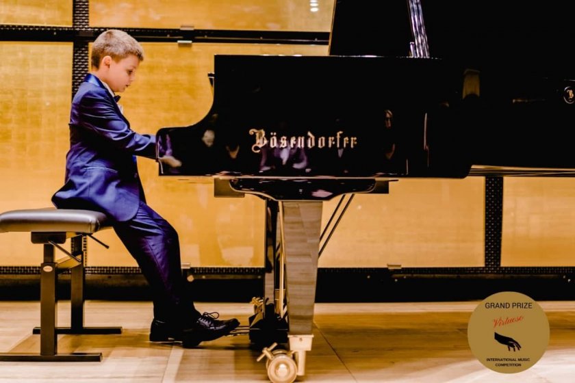ТАЛАНТ: 8-годишен пианист от Пловдив със световно признание