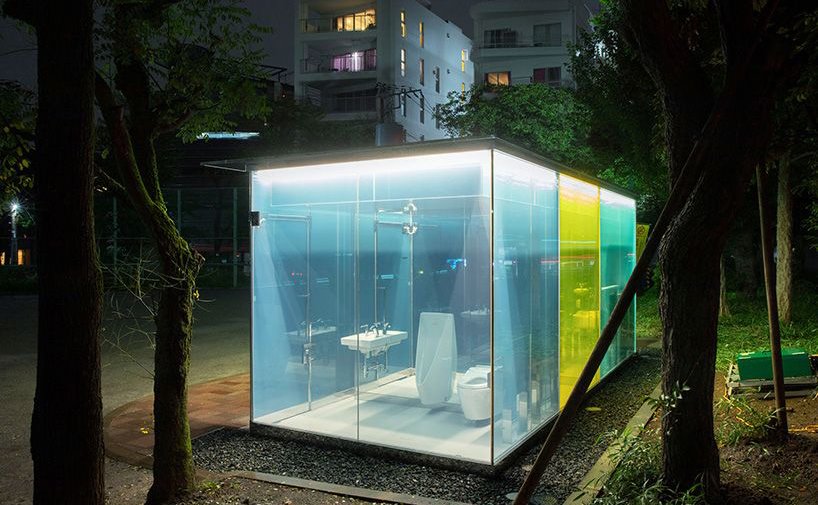 Прозрачни тоалетни заработиха в паркове в Токио