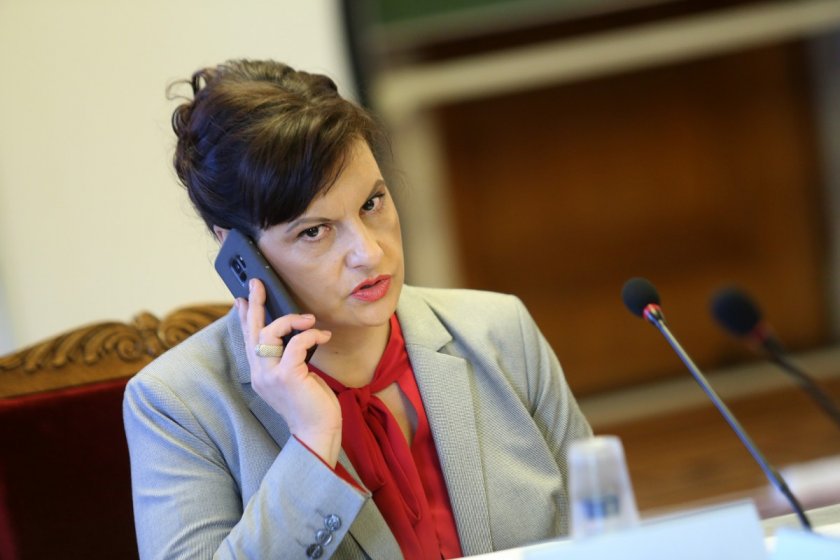 Дариткова: Не търсим конституционно мнозинство в рамките на този парламент 