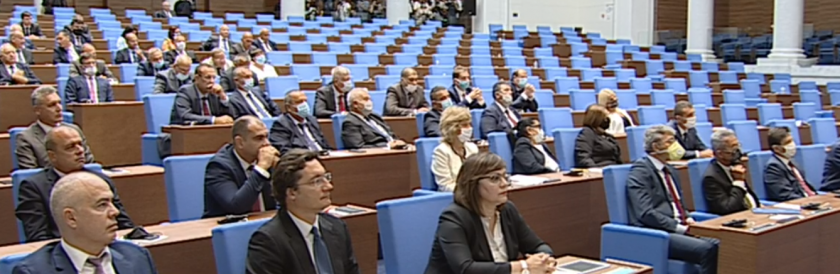 БСП привика Борисов в парламента