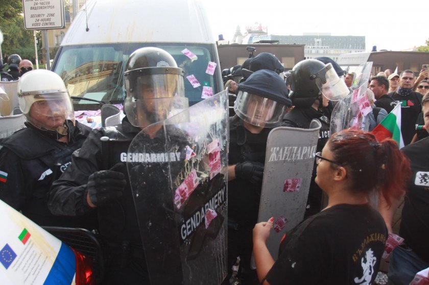 Двама са задържаните на протеста