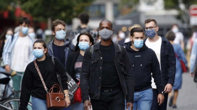 Франция и Англия на протест срещу маските и ограниченията