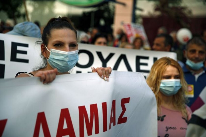 Протести в Гърция срещу носенето на маски в училищата