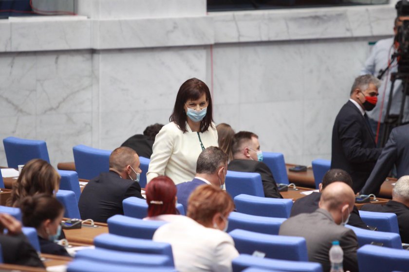 Липса на кворум провали заседанието на парламента