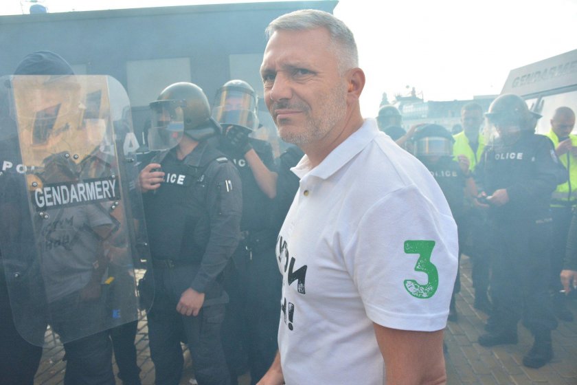 Хаджигенов си изпуснa нервите към протестиращ: Не съм тук да ви правя кефа!
