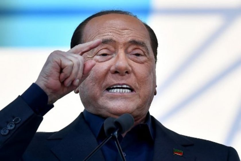 Берлускони е приет в болница