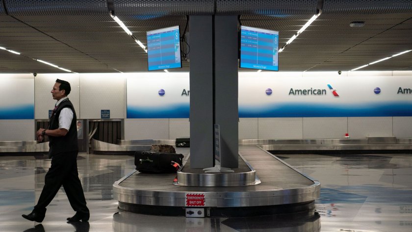 САЩ спират прегледите за вируса на пристигащи със самолети