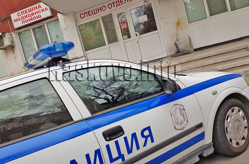 Кмет помете младеж на пешеходна пътека