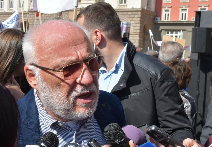 Прокуратурата: Пет са опитите за покушение срещу Емилиян Гебрев