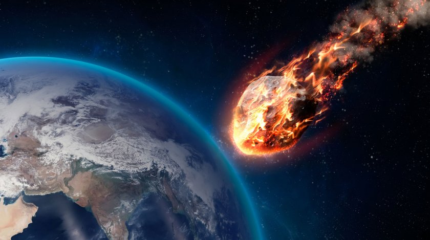 Гигантски астероид ще премине днес край Земята