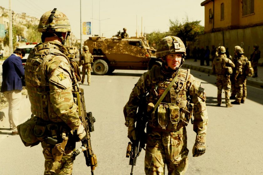 14 трупа след въздушни удари в Афганистан