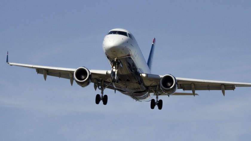 Самолет с 200 пътници кацна извънредно в Букурещ