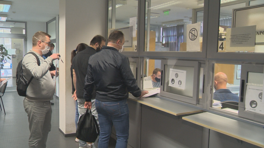 Над 4000 кандидати са без българско гражданство заради COVID-19
