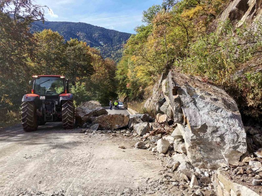 Ново свлачище край Рилския манастир 