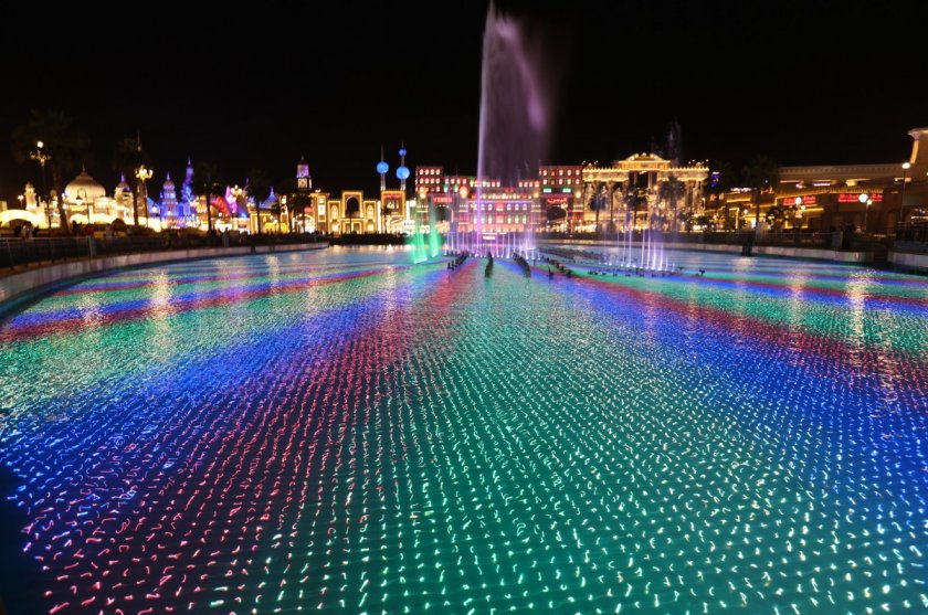 Най-големият фонтан в света заработи в Дубай