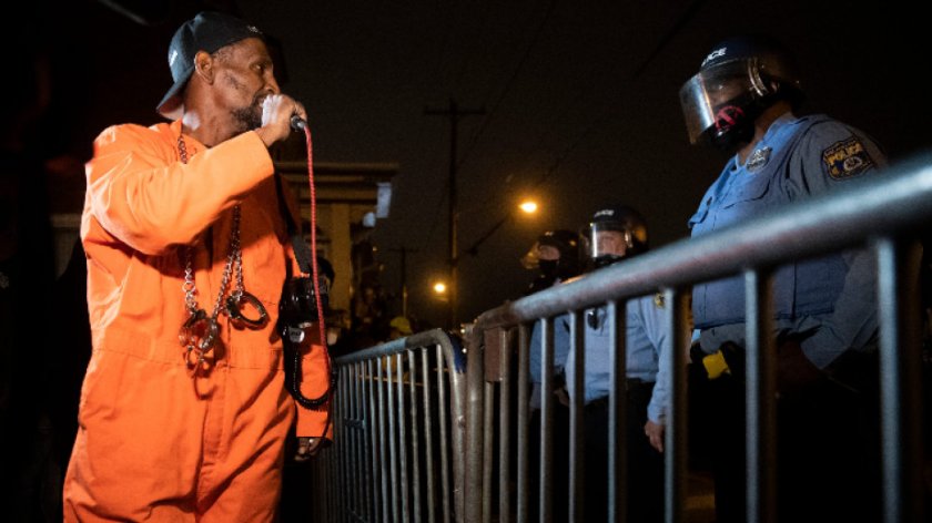 Втора нощ безредици след убийството на чернокож във Филаделфия