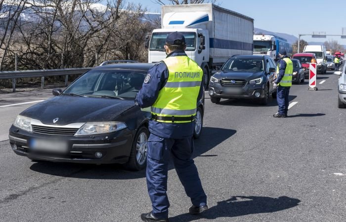 Кърваво меле край Сливен, един почина