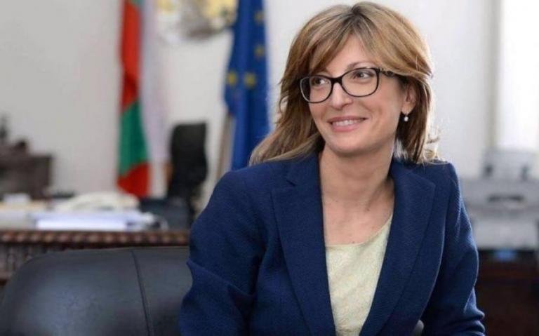 Захариева: Не можем да се примирим със сексизма и омразата в Северна Македония!