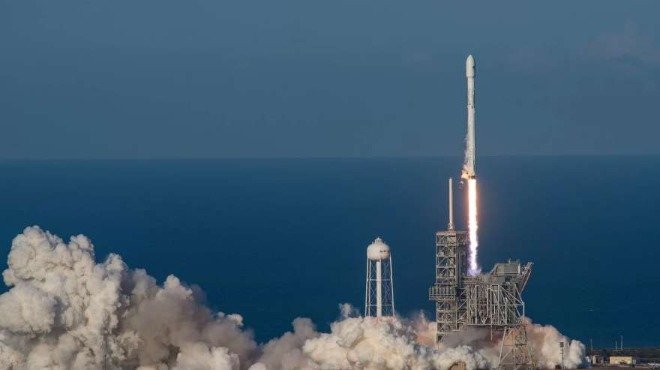 SpaceX за втори път изведе космонавти в МКС