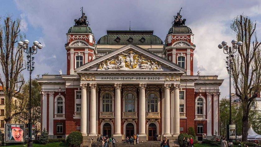 Народният театър „Иван Вазов“ отваря отново врати