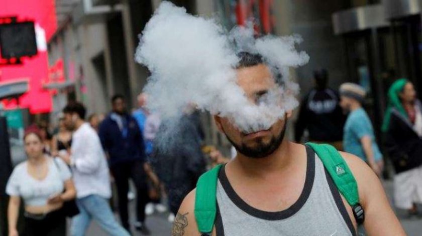 В Турция тотално забраниха пушенето на открито заради COVID-19