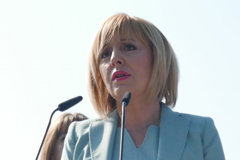 Манолова: Борисов да отстрани Менда Стоянова като председател на Бюджетната комисия