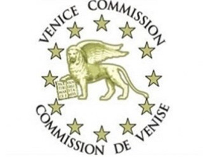 Венецианската комисия: Защо ще намалявате депутатите от 240 на 120?