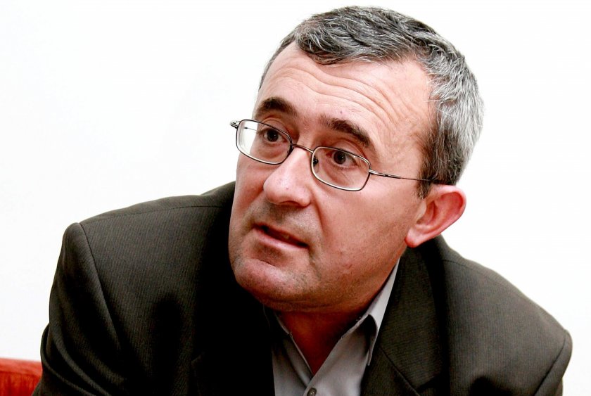 Николай Слатински: Идиотията заразява по-фатално и от вируса