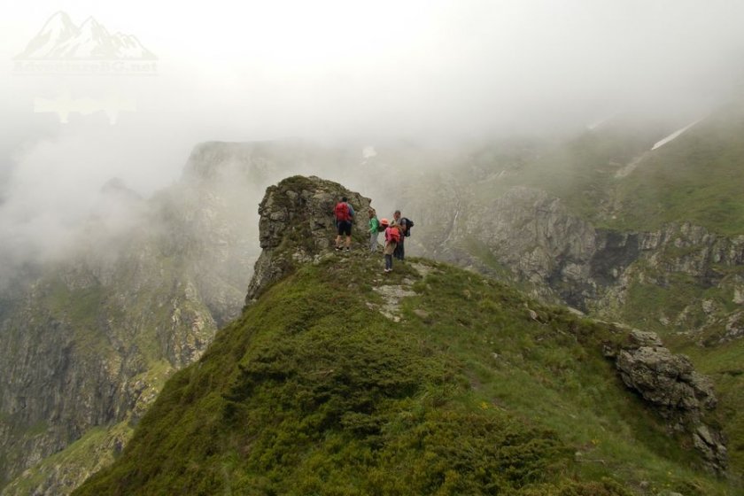Трима туристи на косъм от смъртта на връх Ботев