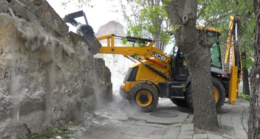 Разрушиха емблематична къща в Пловдив