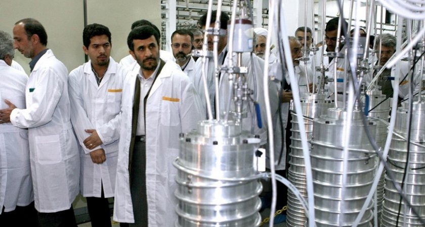 Иран увеличава запасите си от обогатен уран