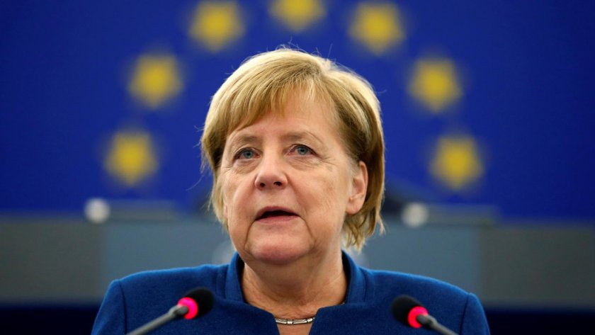 Меркел губи доверието към себе си