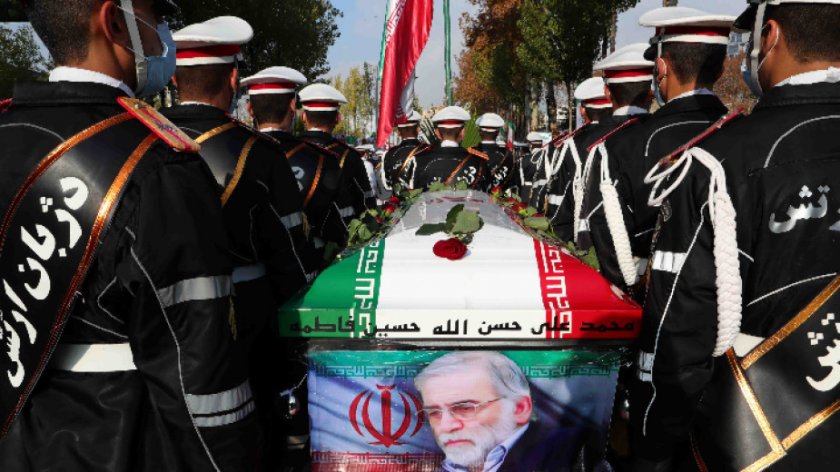 Със закани за отмъщение в Иран погребаха Мохсен Фахризаде