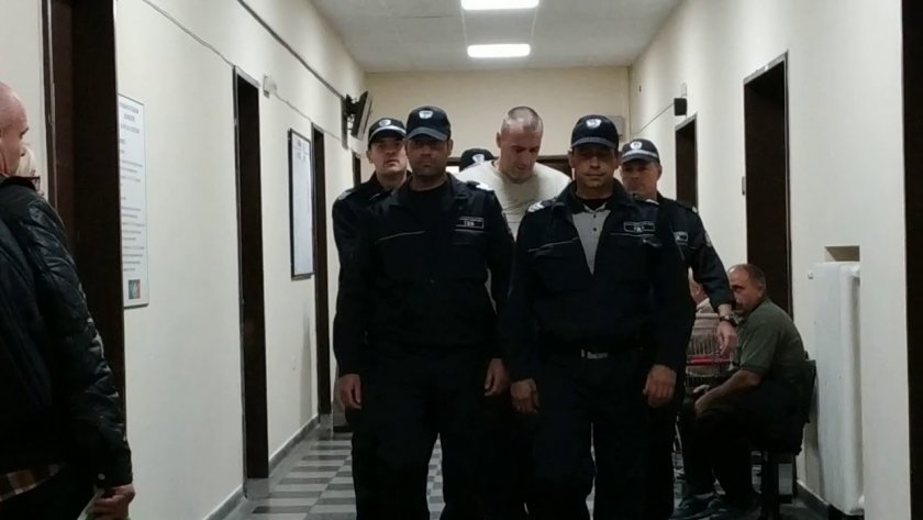 Затворник приписа убийство на полицейски шеф в Пловдив