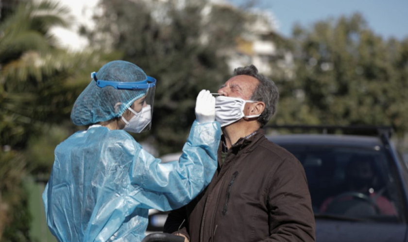 Намаляват заразените с Covid-19 в Гърция