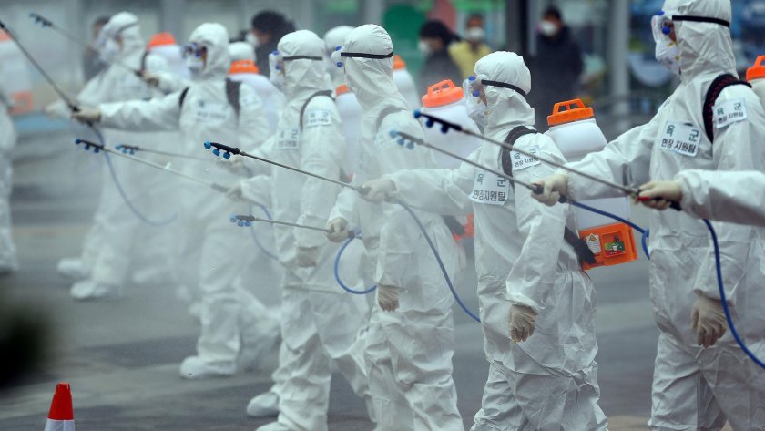 Южна Корея и Япония хвърлят армията срещу коронавируса
