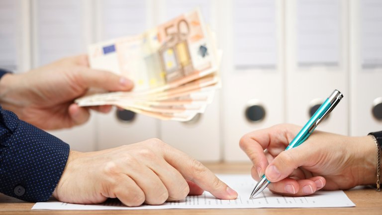 Банките одобрили кредити за 23 000 българи