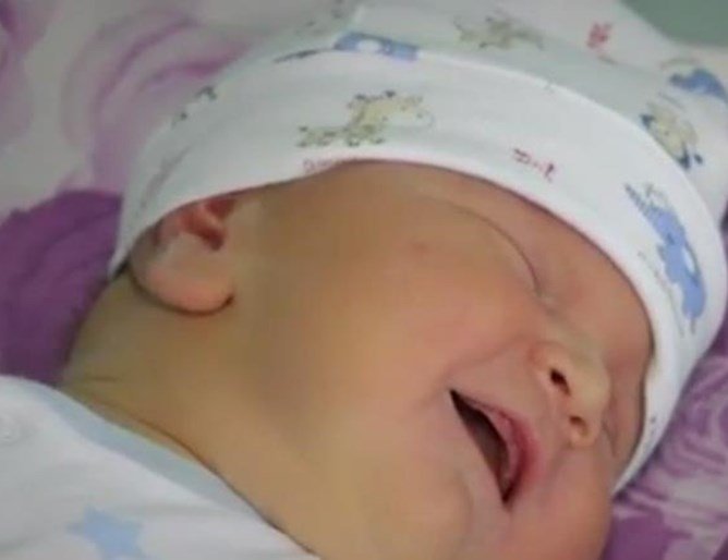 5 кила бебе проплака във Варна
