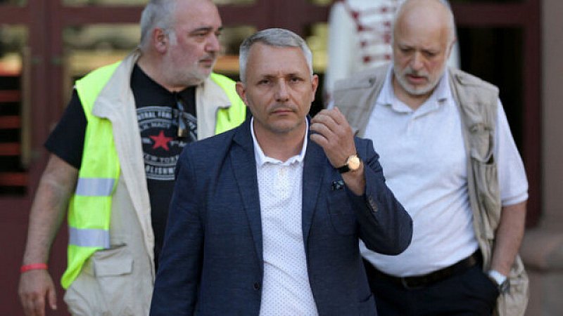 Бунтари питат "Отровното трио": Къде отидоха 100 000 лева?