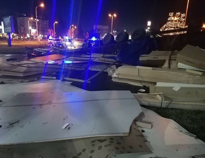 След катастрофата: Съдът остави в ареста 18-годишния Янко