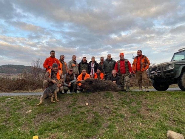 Авджия уби огромен звяр в Родопите, ще го наградят с медал