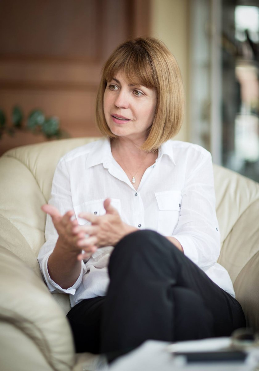 Фандъкова иска еднакви настилки и фасади за София